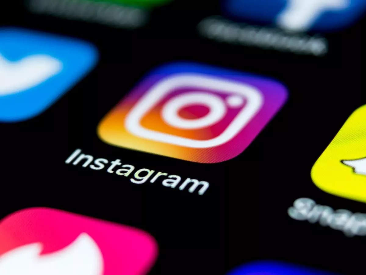 Should You Get Followers On Instagram? A Simple Look at the Pros and Cons